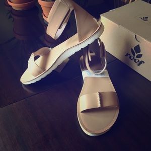 Reef Women's Voyage Hi Gladiator Sandal